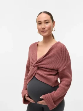 Normaalileikkaus, V-kaulus, käännettävät hihansuut, lasketut olkapäät, pullover