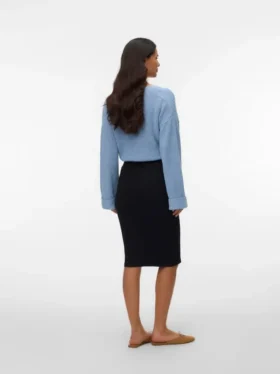 Normaalileikkaus, V-kaulus, käännettävät hihansuut, lasketut olkapäät, pullover