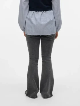 Normaalin istuvuus, keskikorkea vyötärö, bootcut-farkut