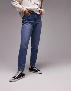 Topshopin korkeavyötäröiset Mom Fit -farkut
